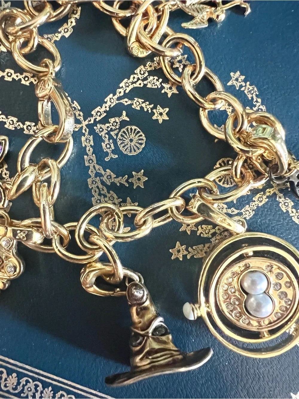 Vintage 2004 My Noble Collection Harry Potter Gryffindor Hogwarts Charm Bracelet